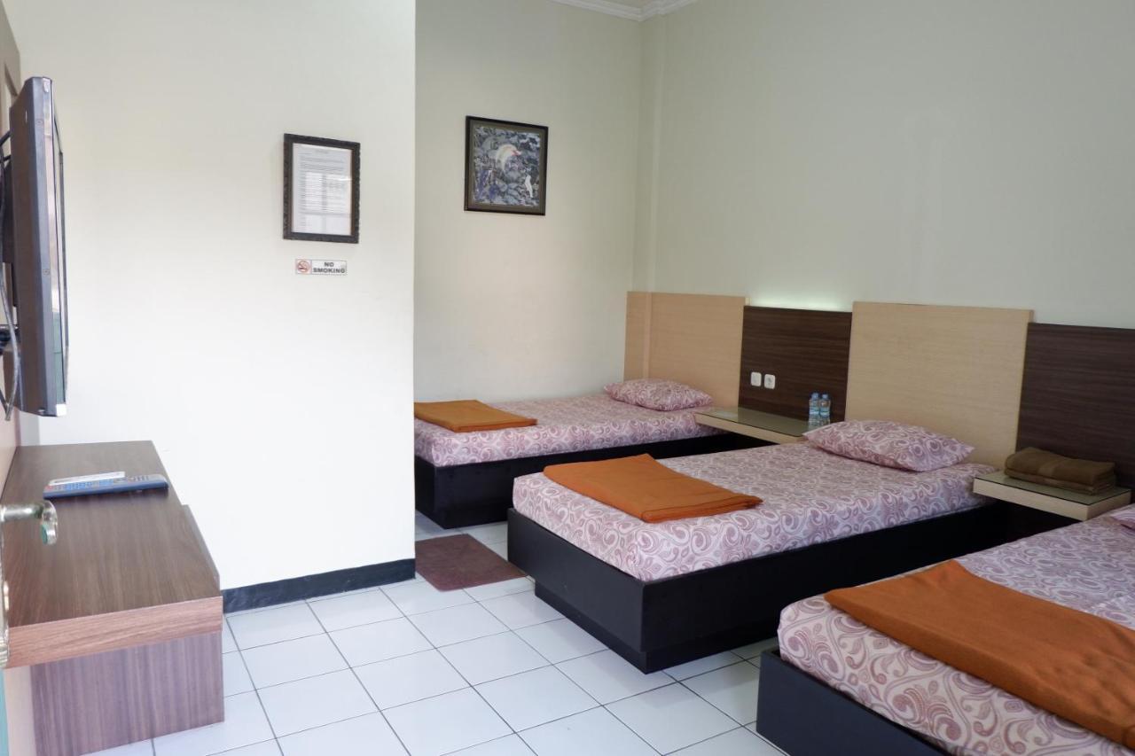 Hotel Taman Indah Madiun Exterior photo