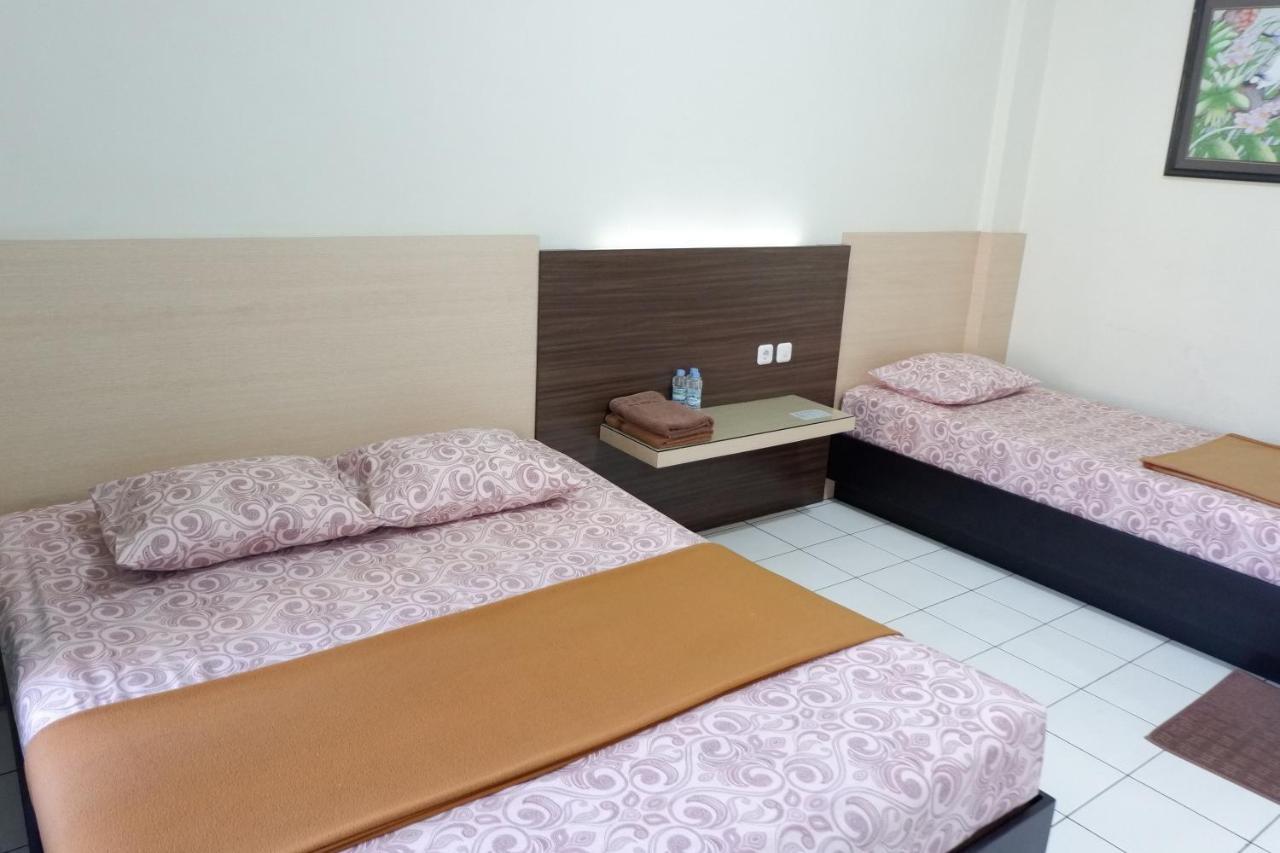 Hotel Taman Indah Madiun Exterior photo