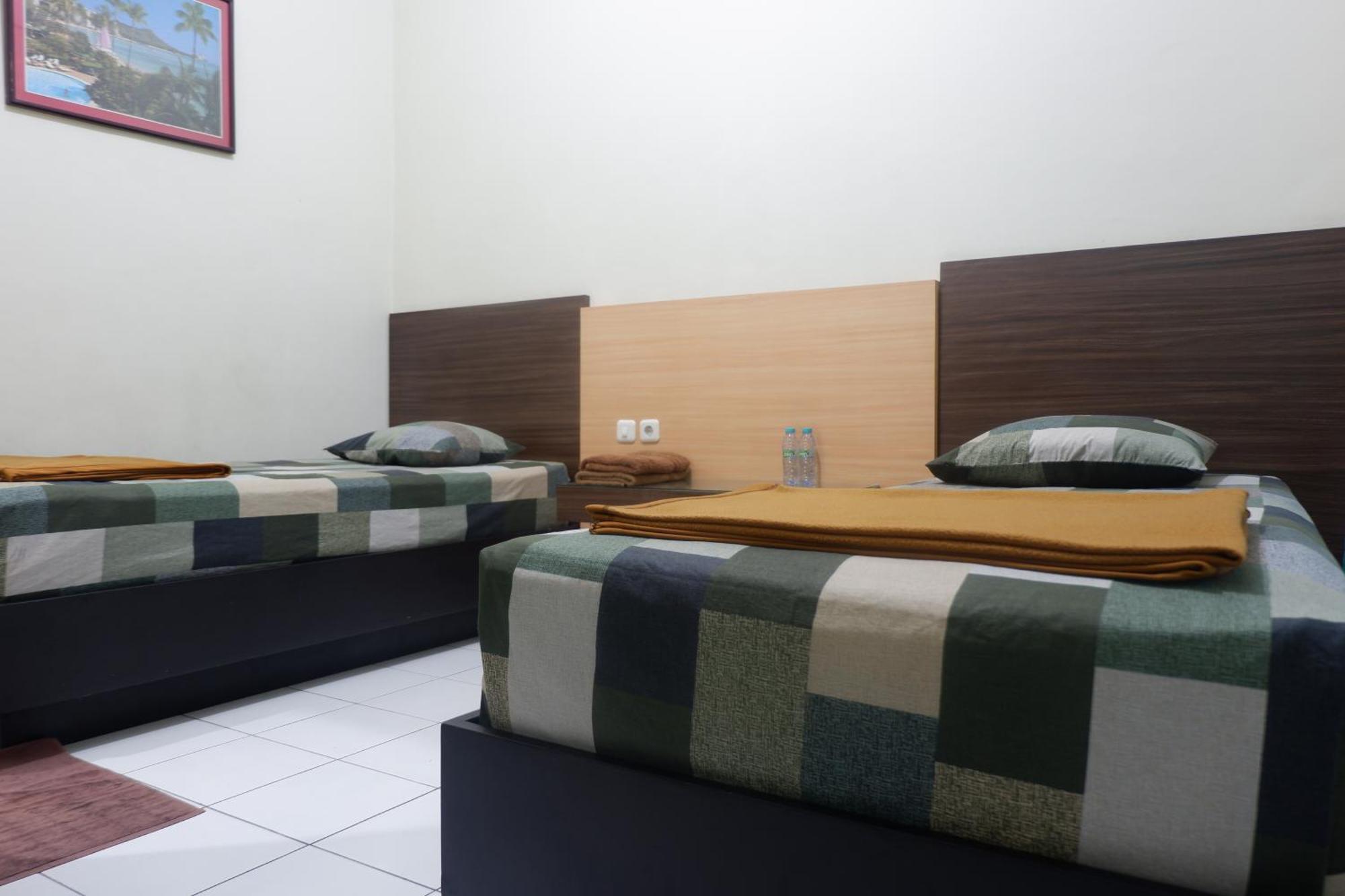 Hotel Taman Indah Madiun Exterior photo
